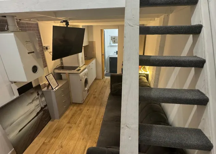 Duplex Studio 3 Minute Drive From Luton Airport